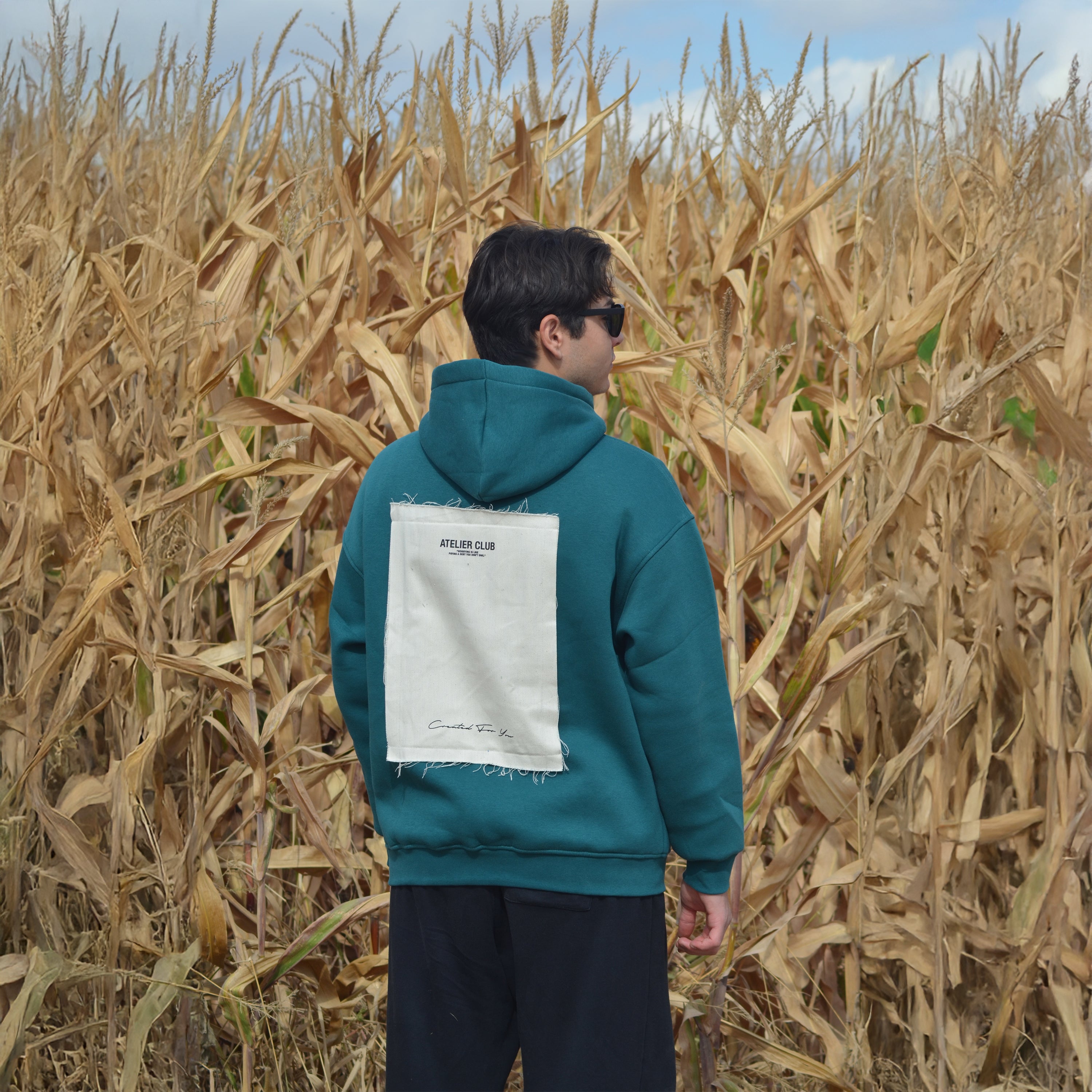 Etiket Detaylı Oversize Kapüşonlu Sweatshirt